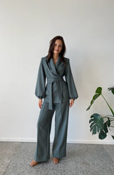 Dodo vilnonis kostiumas