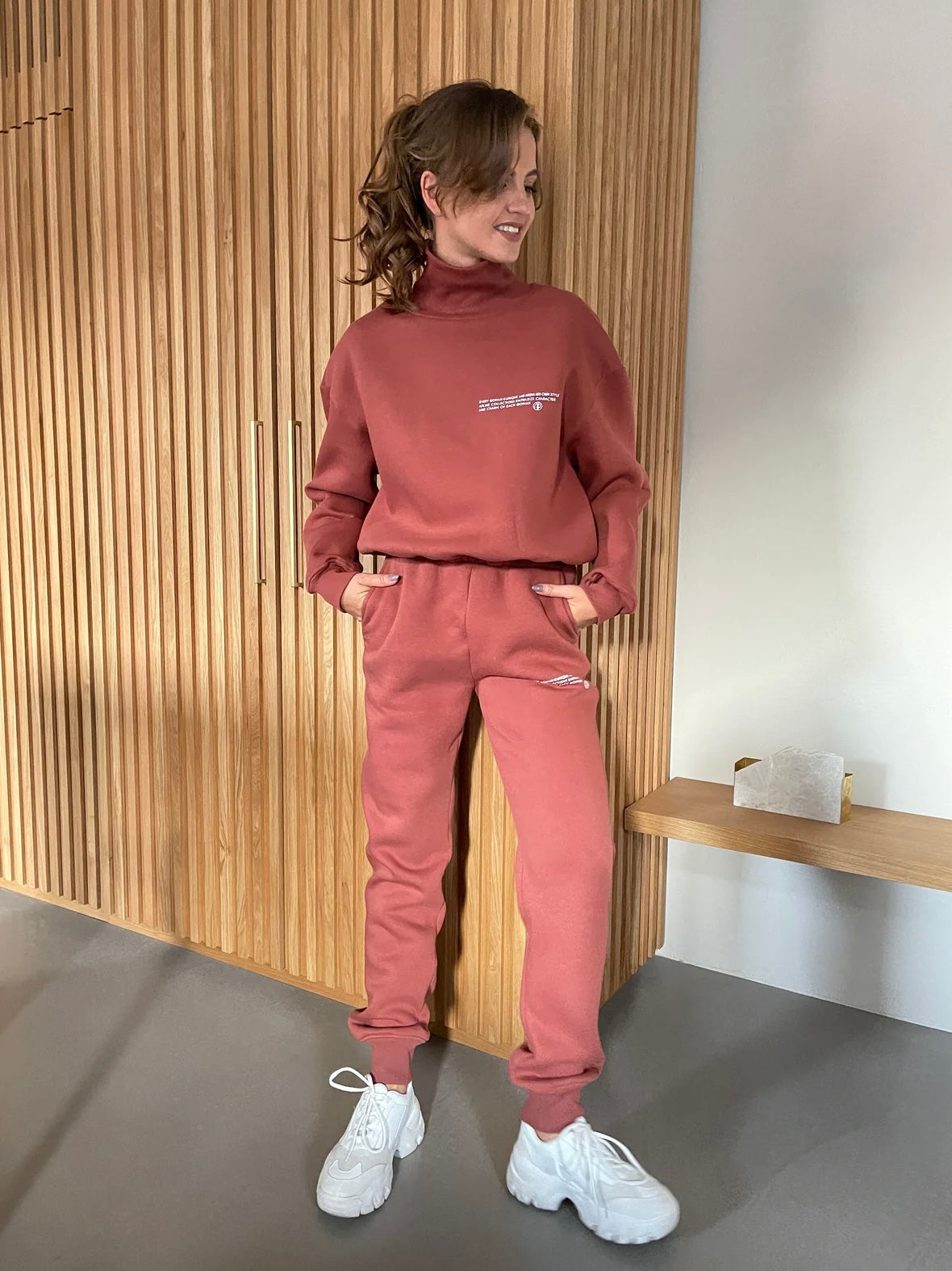 Homy namų kostiumas