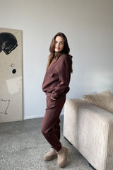 Anti namų kostiumas