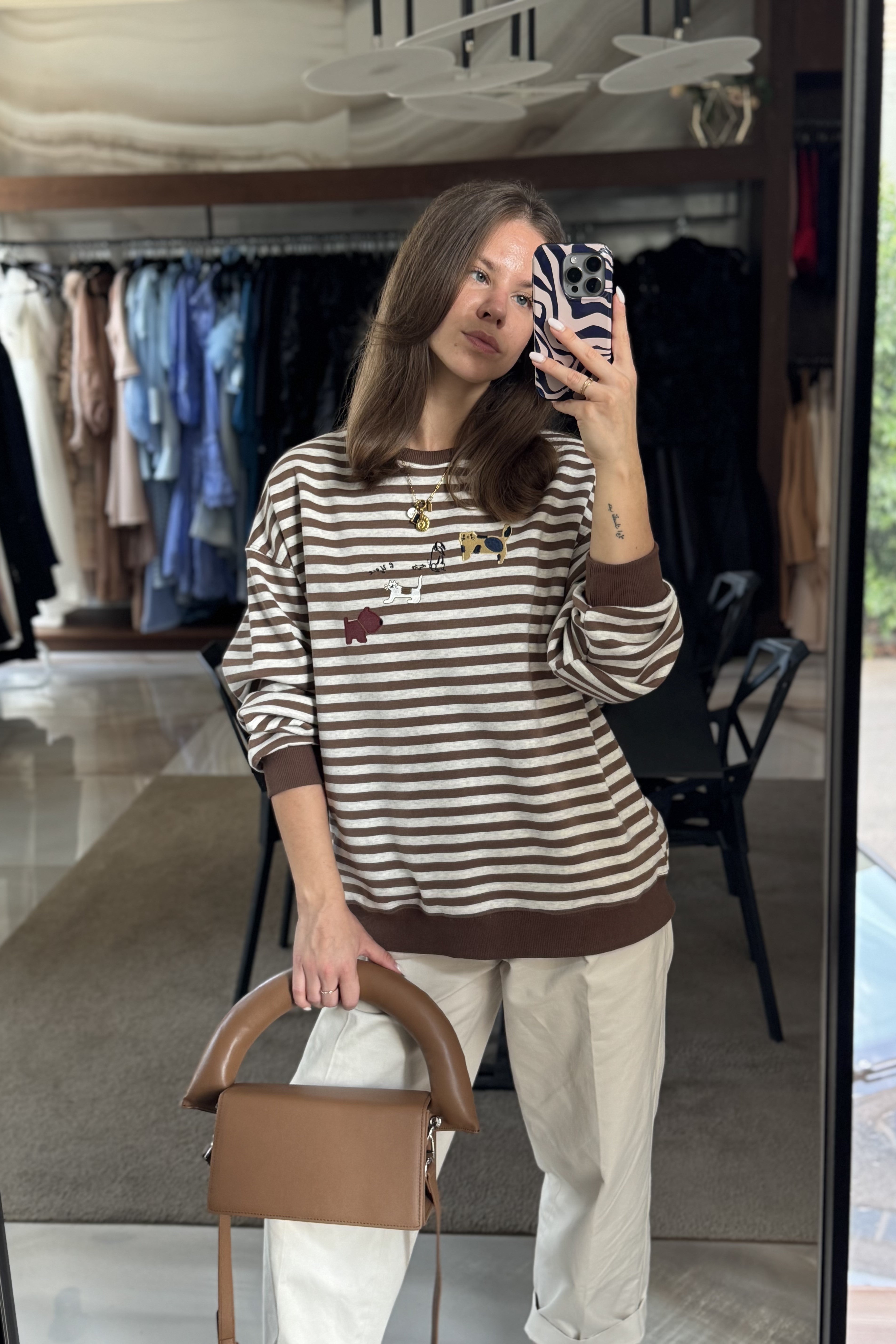 Curated by A.P.Line - Gabriella sweatshirt