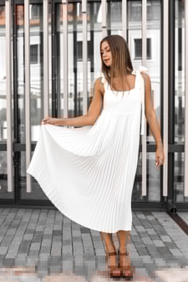 Dove klostuota suknelė