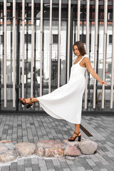 Dove klostuota suknelė