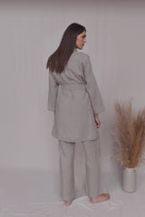 Bella švarkelio ir kelnių lininis kostiumas