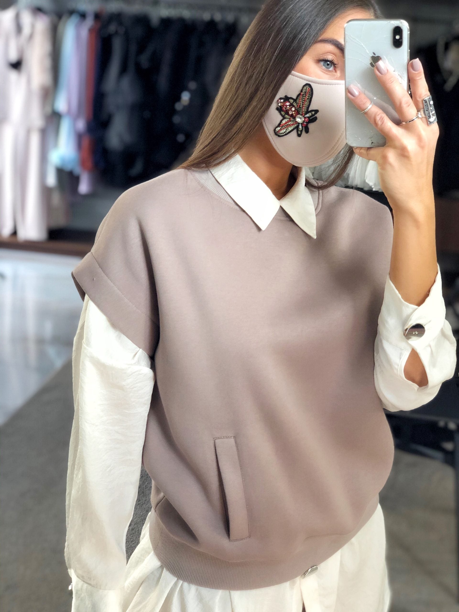 Vestin namų kostiumas