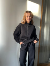 Gloss namų kostiumas