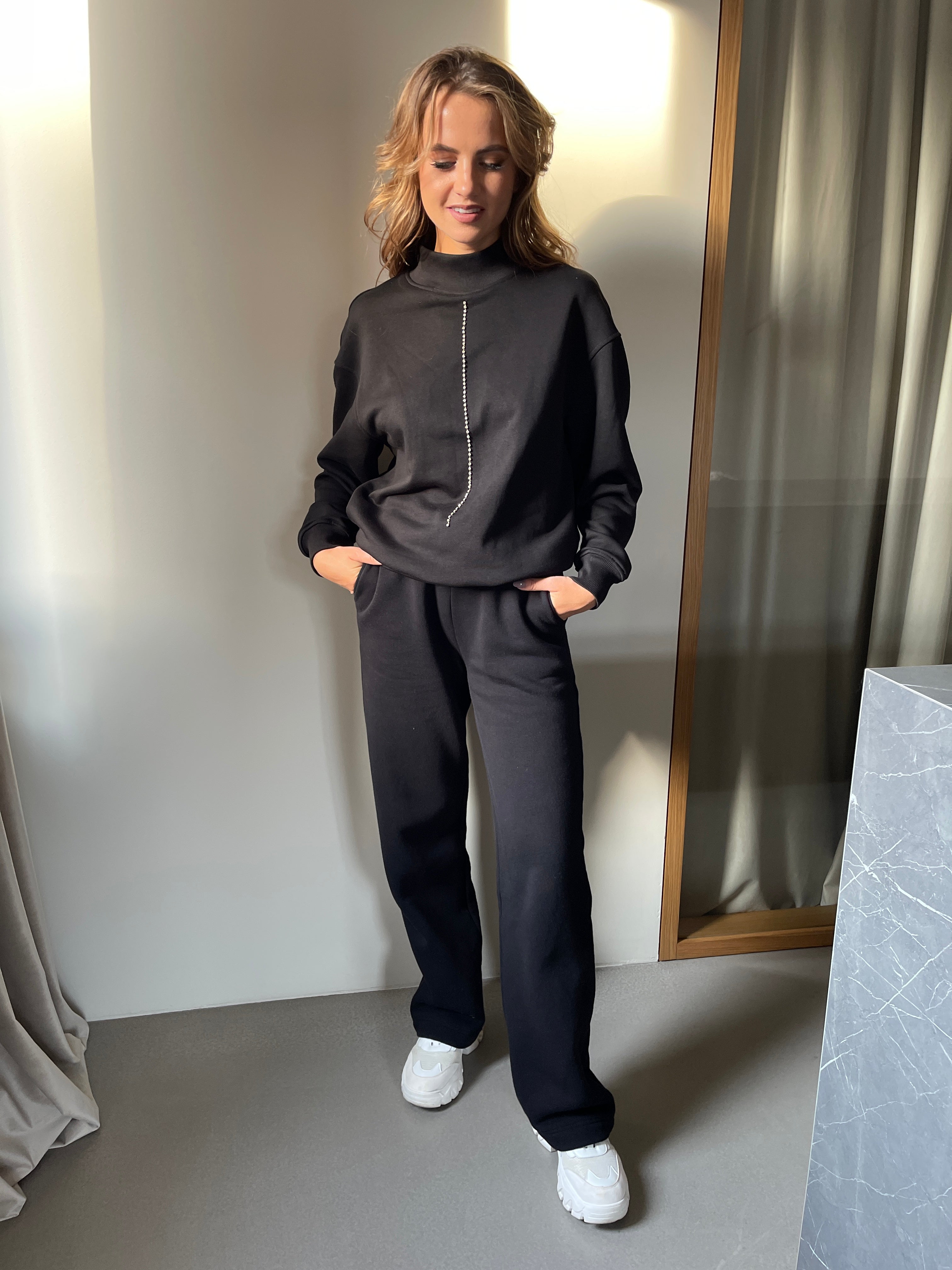 Gloss namų kostiumas