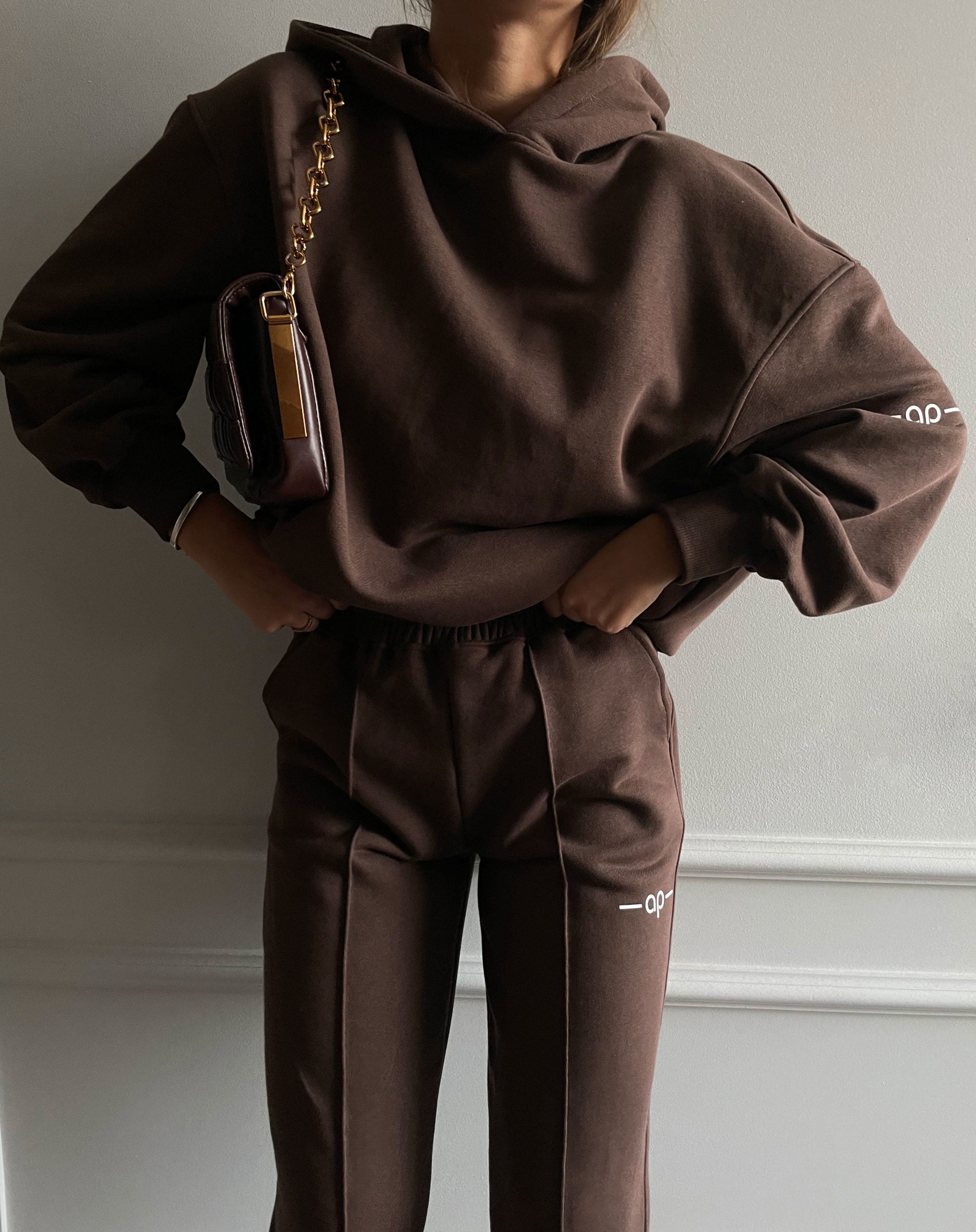 Neoni namų kostiumas