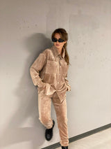 Sandi namų kostiumas