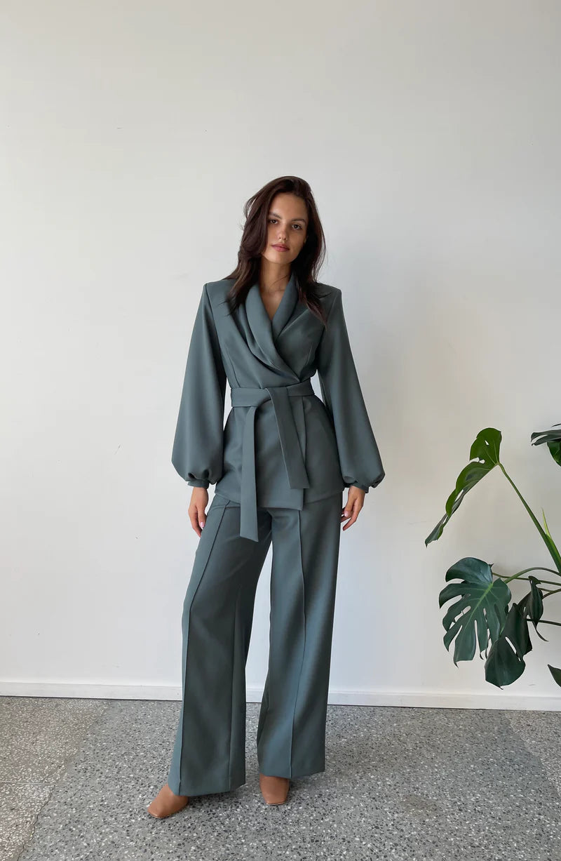 Dodo vilnonis kostiumas