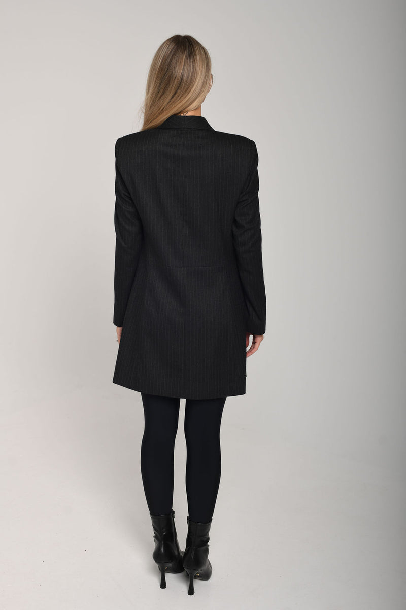 Mina švarko stiliaus suknelė