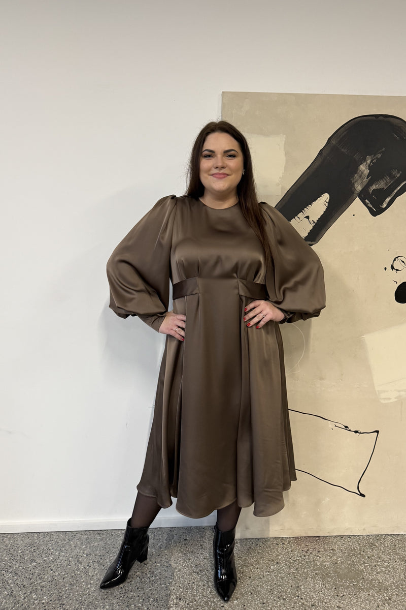 Saila Suknelė