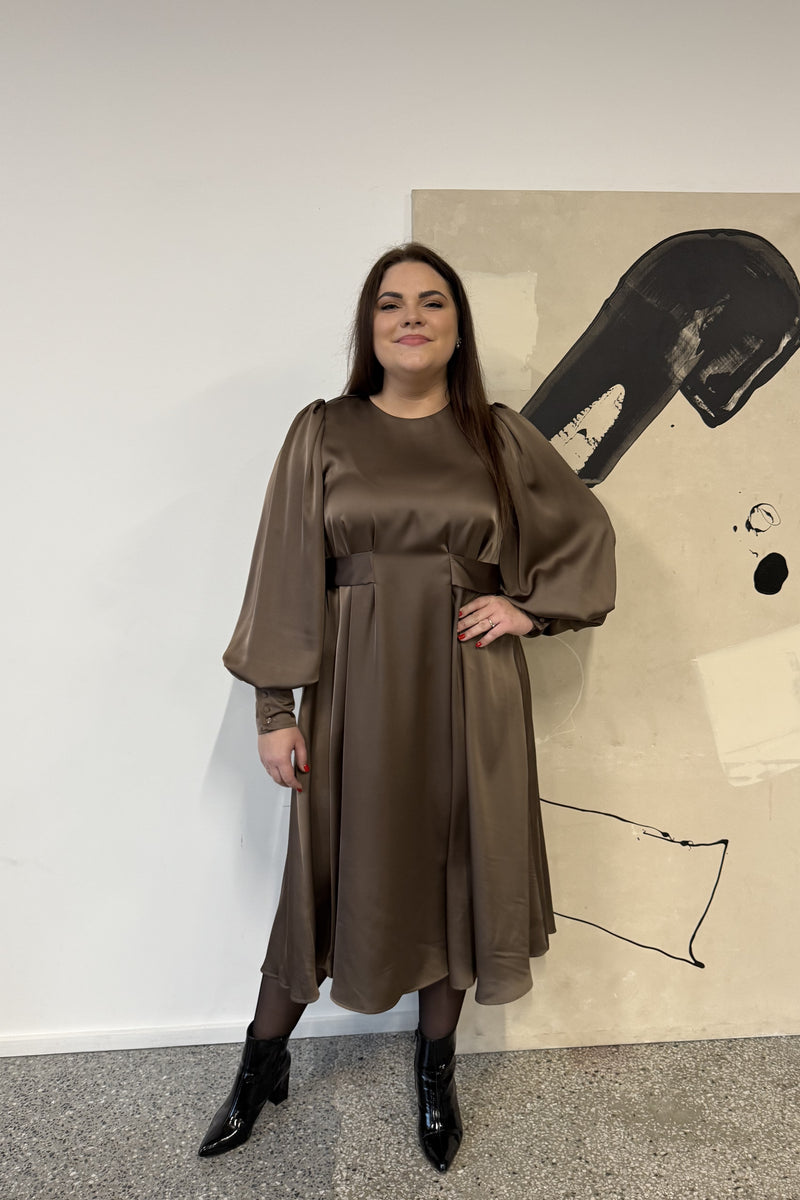 Saila Suknelė
