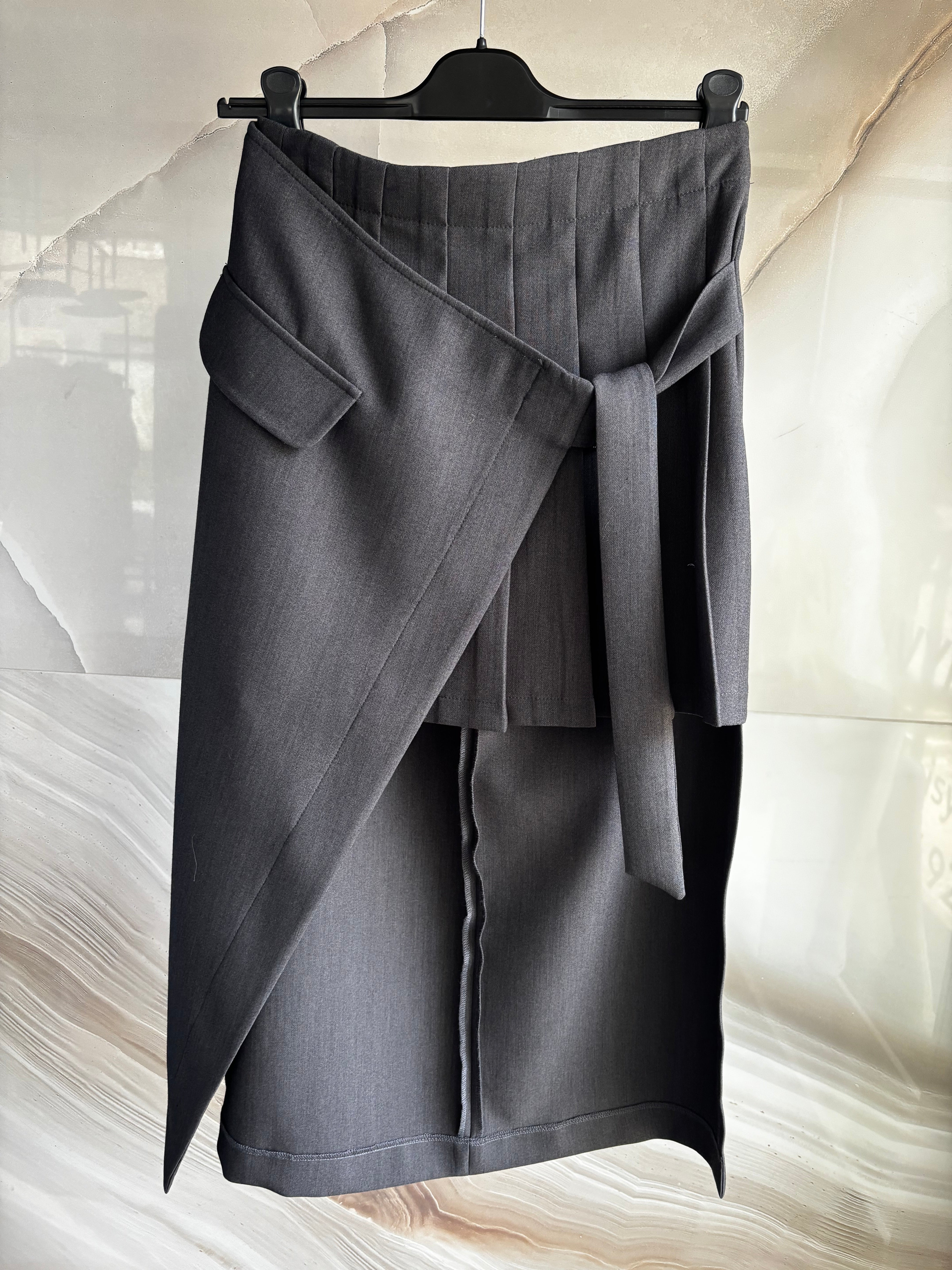 Kamani skirts (S)