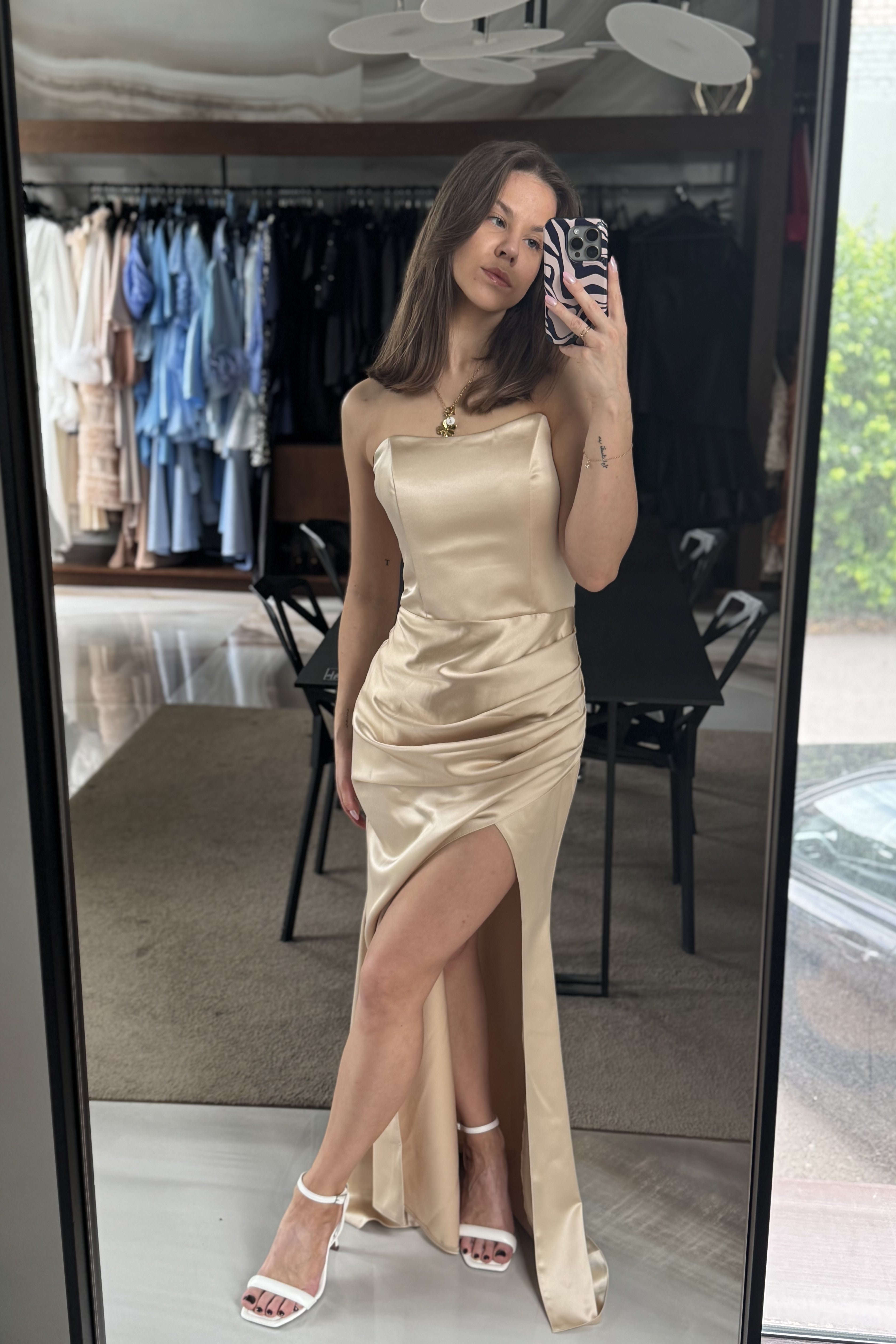 Atrinkta APLine - Lyra suknelė