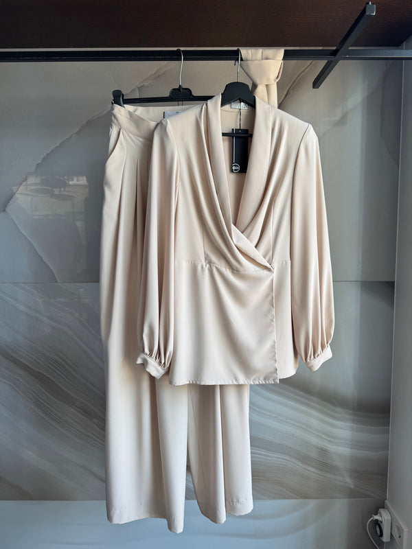 Aksli suit