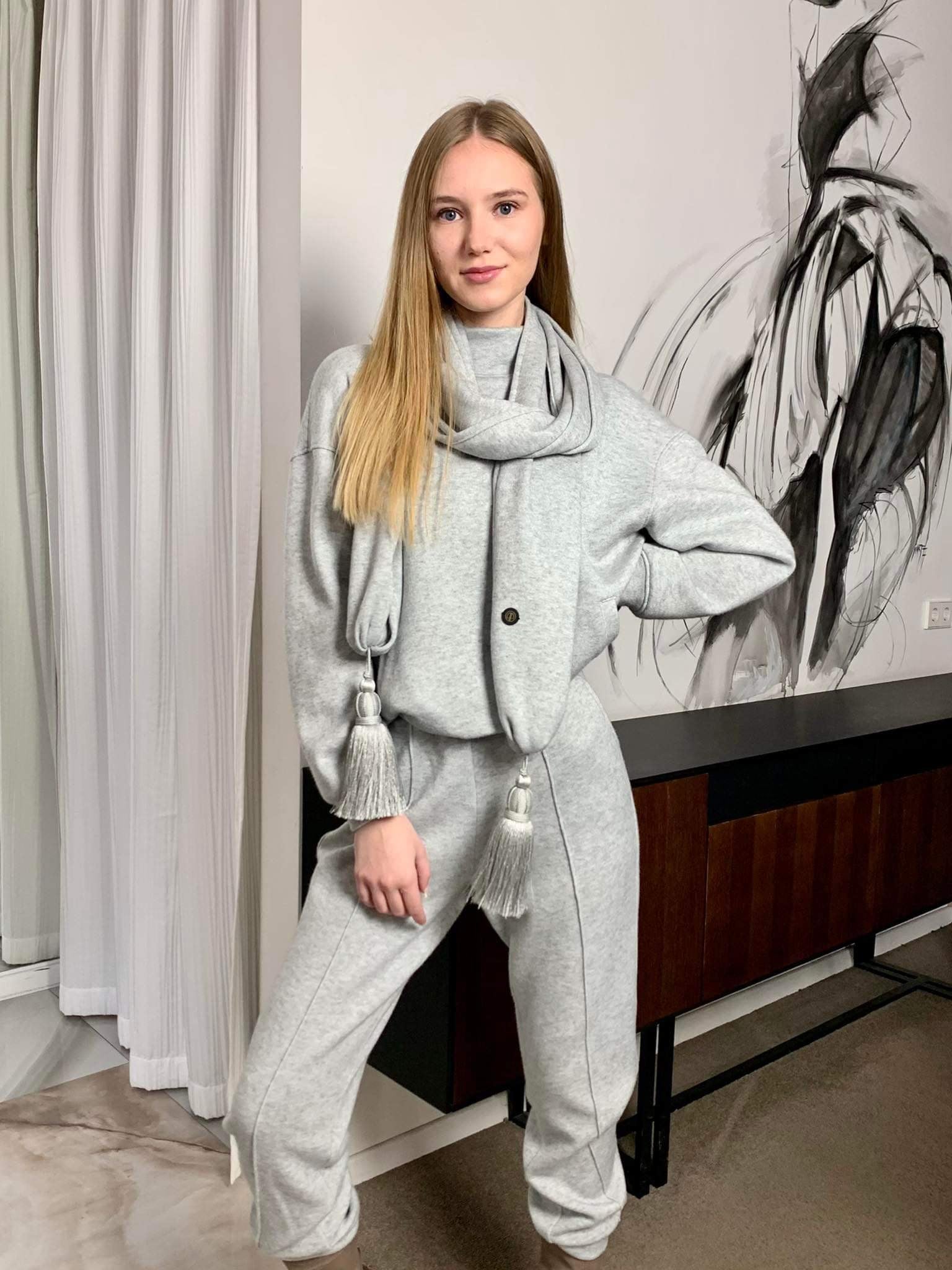 Anji namų kostiumas