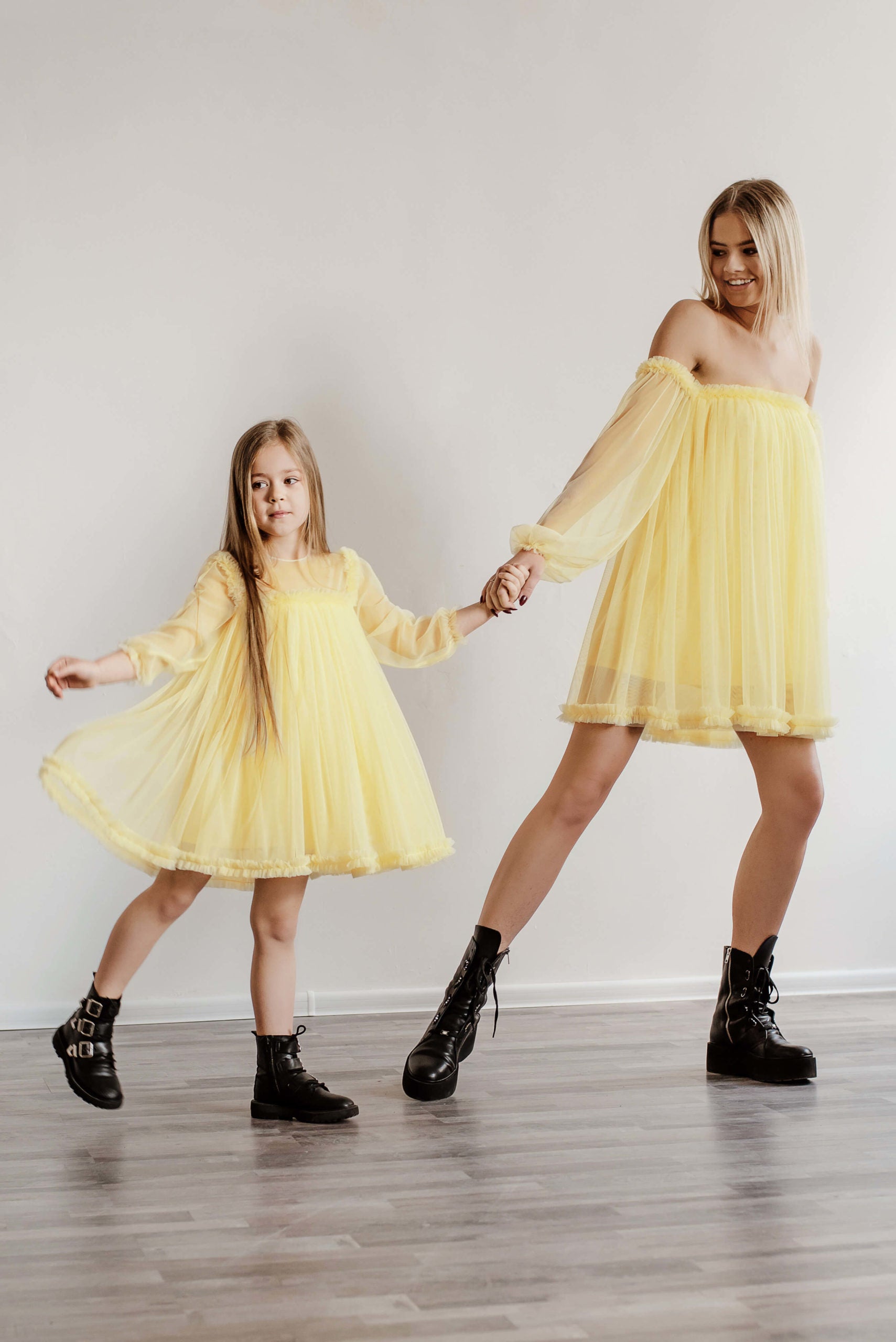 Lora mergaitės suknelė