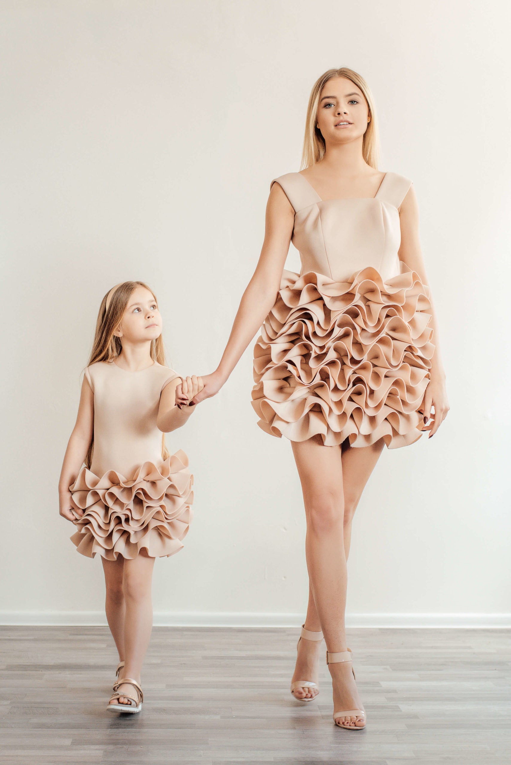 Wave mergaitės suknelė