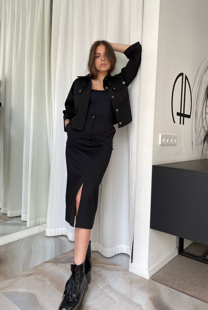 TAMUNI SUIT