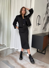 TAMUNI SUIT