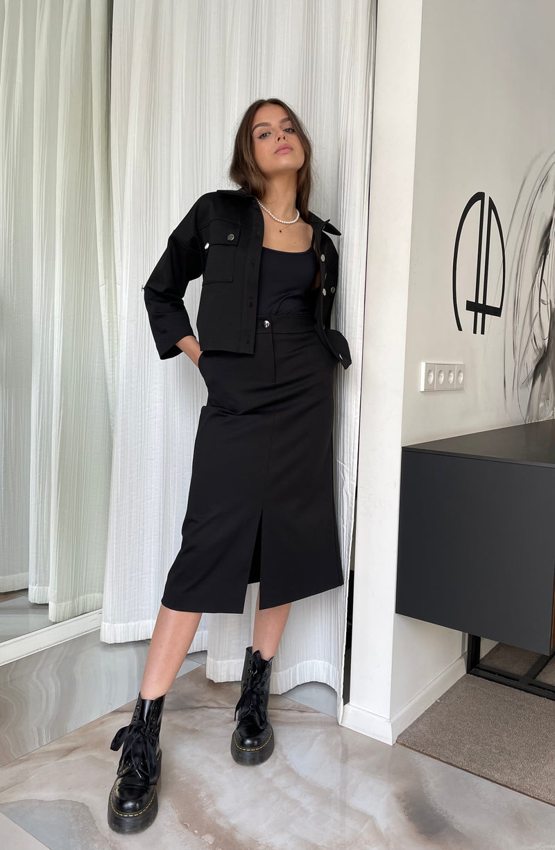 TAMUNI SUIT