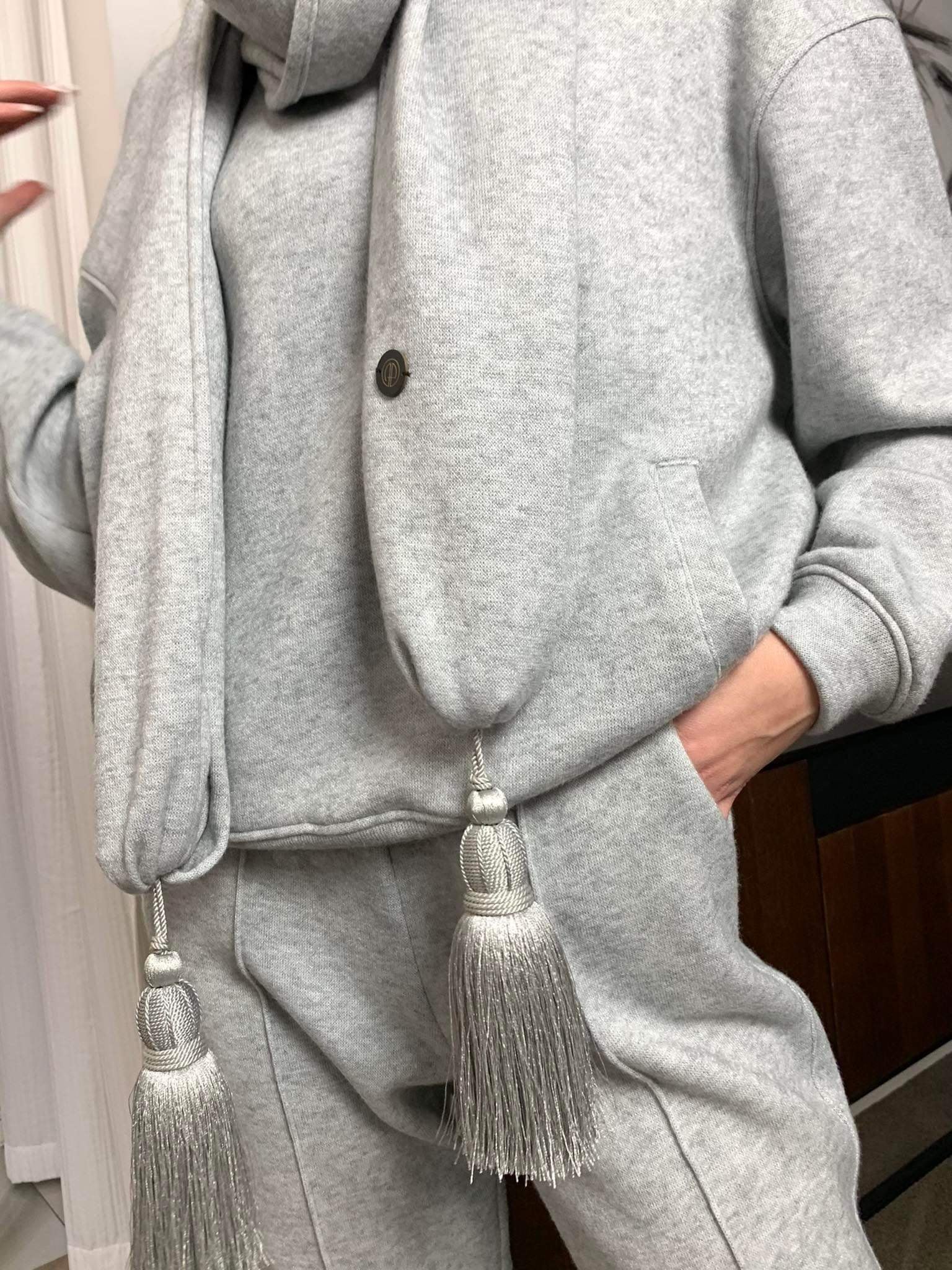 Anji namų kostiumas