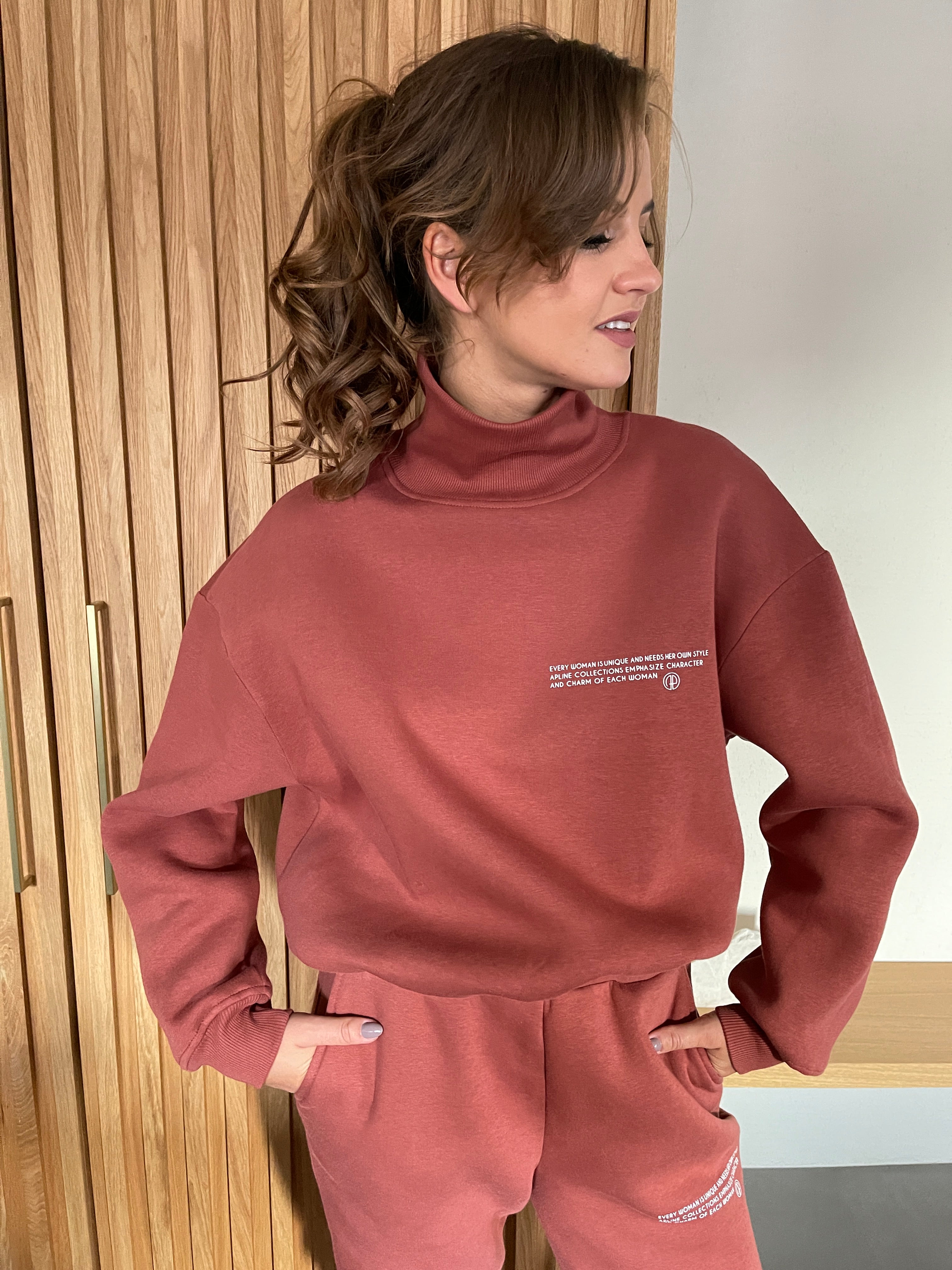 Homy namų kostiumas